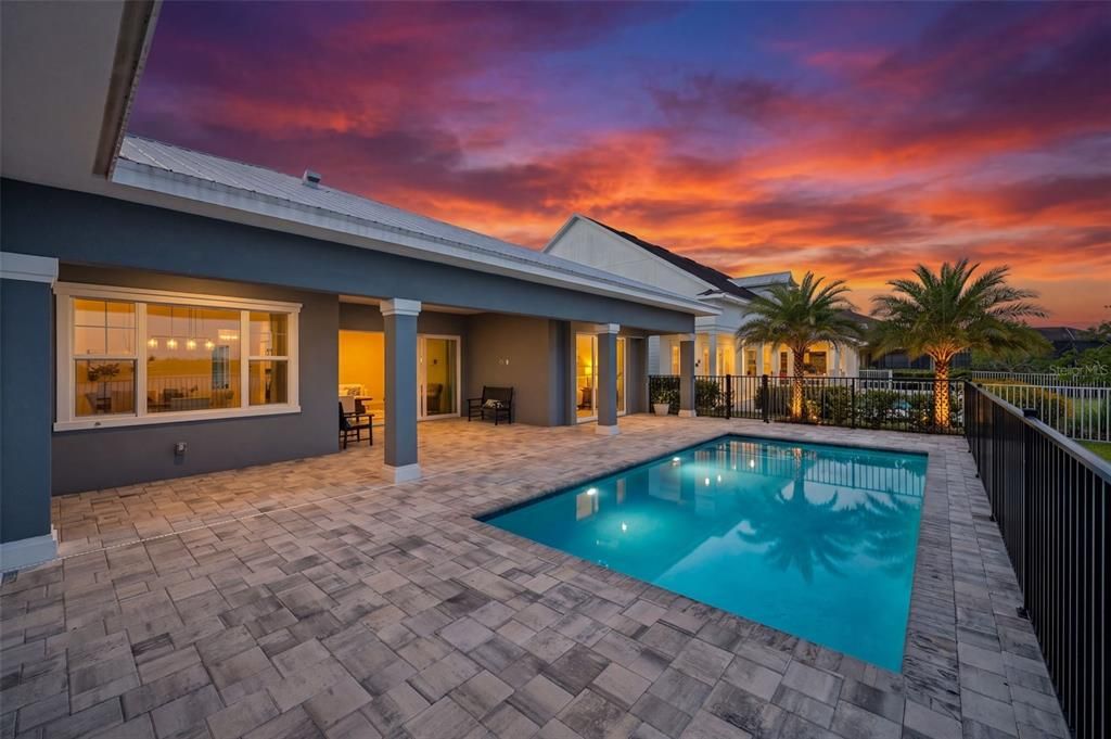 En Venta: $945,000 (3 camas, 3 baños, 2640 Pies cuadrados)