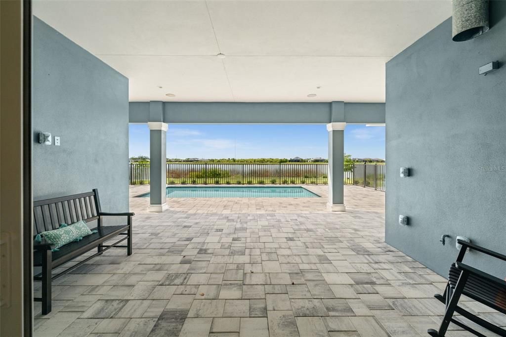 En Venta: $945,000 (3 camas, 3 baños, 2640 Pies cuadrados)