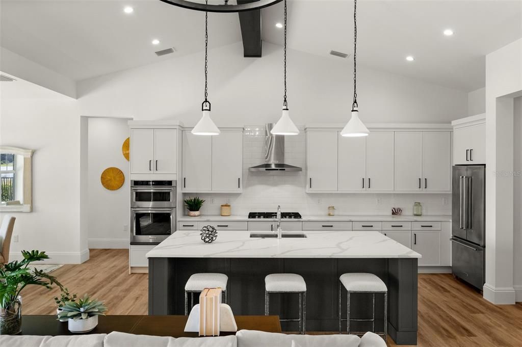 En Venta: $945,000 (3 camas, 3 baños, 2640 Pies cuadrados)