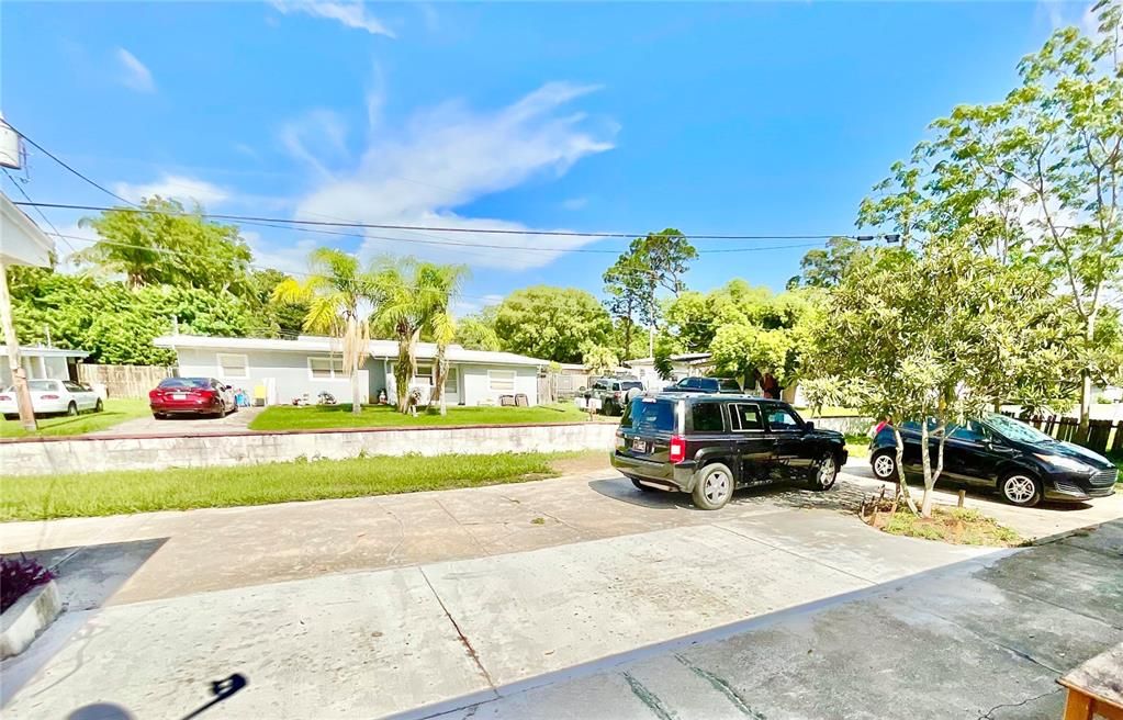 For Rent: $1,200 (1 beds, 1 baths, 708 Square Feet)