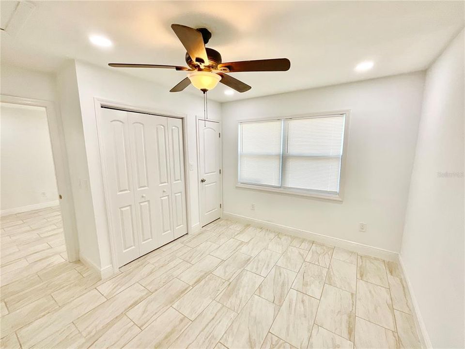 For Rent: $1,200 (1 beds, 1 baths, 708 Square Feet)