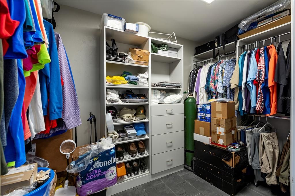 For Sale: $443,500 (2 beds, 2 baths, 1704 Square Feet)