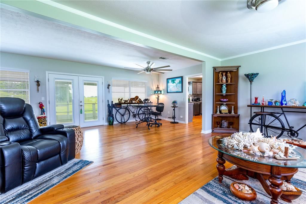 For Sale: $443,500 (2 beds, 2 baths, 1704 Square Feet)