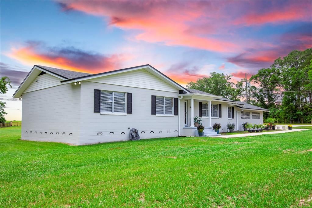 For Sale: $443,500 (2 beds, 2 baths, 1704 Square Feet)