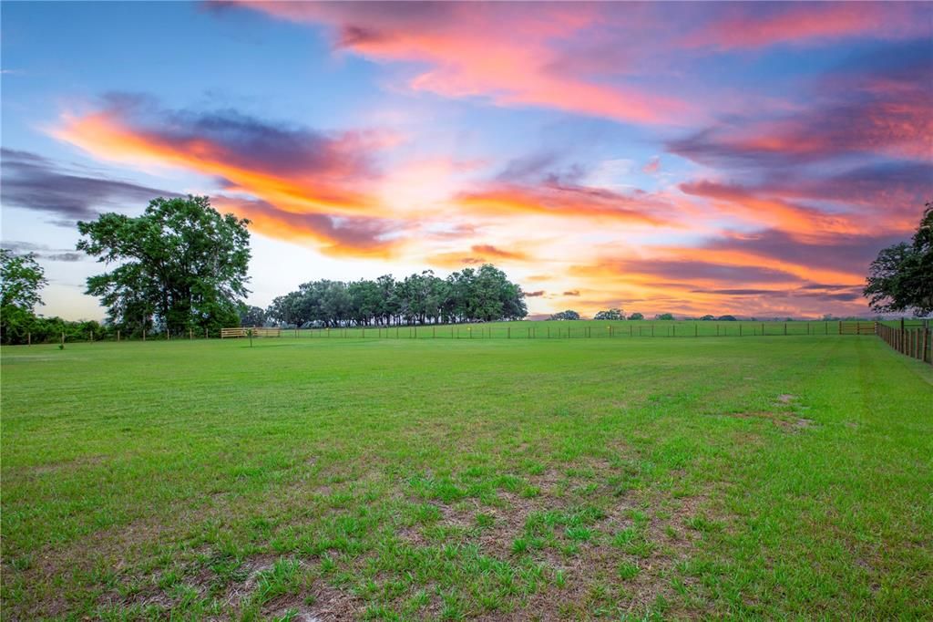 For Sale: $443,500 (2 beds, 2 baths, 1704 Square Feet)