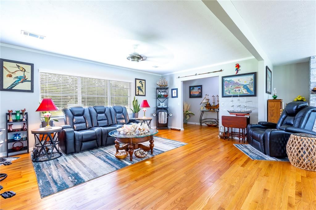 For Sale: $443,500 (2 beds, 2 baths, 1704 Square Feet)