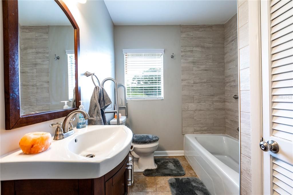 For Sale: $443,500 (2 beds, 2 baths, 1704 Square Feet)