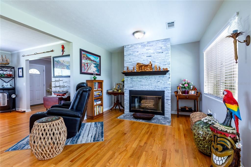 For Sale: $443,500 (2 beds, 2 baths, 1704 Square Feet)