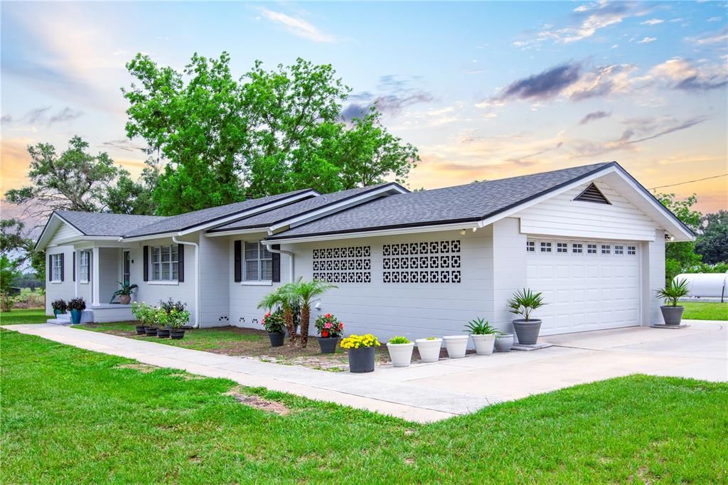 For Sale: $443,500 (2 beds, 2 baths, 1704 Square Feet)
