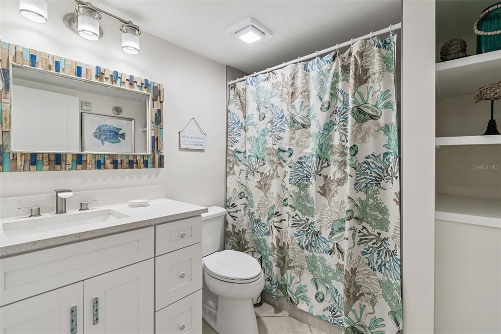 For Sale: $395,000 (2 beds, 1 baths, 735 Square Feet)