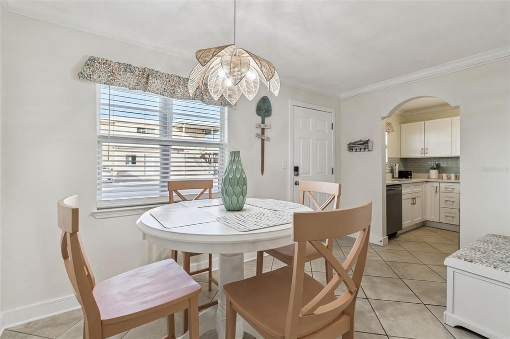 For Sale: $395,000 (2 beds, 1 baths, 735 Square Feet)