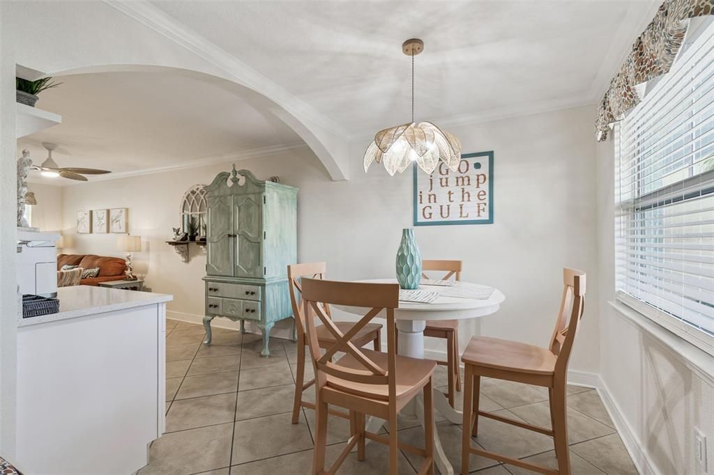 For Sale: $395,000 (2 beds, 1 baths, 735 Square Feet)