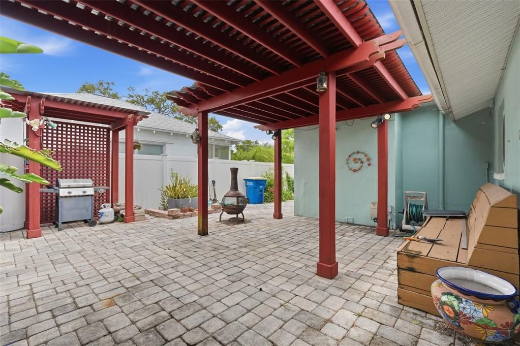 For Sale: $1,245,000 (3 beds, 3 baths, 2367 Square Feet)