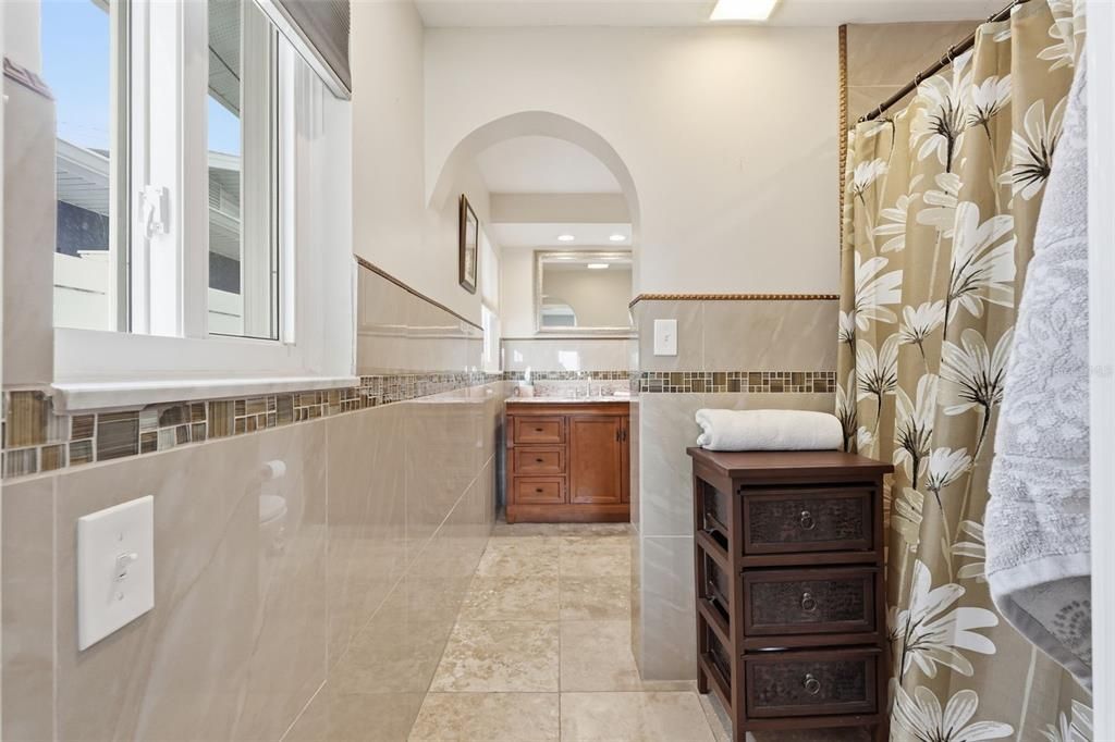 For Sale: $1,245,000 (3 beds, 3 baths, 2367 Square Feet)