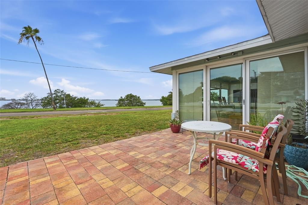 For Sale: $1,245,000 (3 beds, 3 baths, 2367 Square Feet)