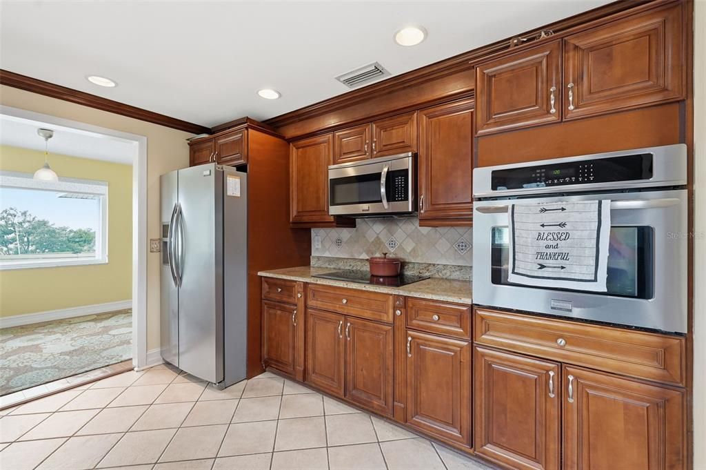 For Sale: $1,245,000 (3 beds, 3 baths, 2367 Square Feet)
