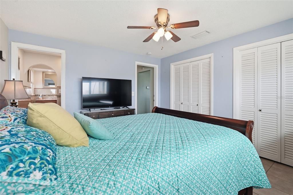 For Sale: $1,245,000 (3 beds, 3 baths, 2367 Square Feet)