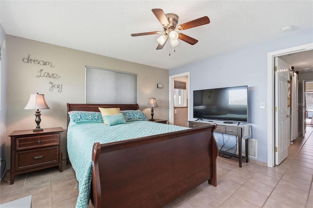 For Sale: $1,245,000 (3 beds, 3 baths, 2367 Square Feet)