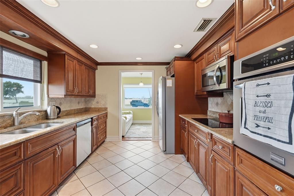 For Sale: $1,245,000 (3 beds, 3 baths, 2367 Square Feet)