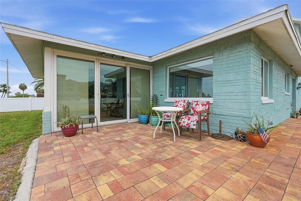 For Sale: $1,245,000 (3 beds, 3 baths, 2367 Square Feet)