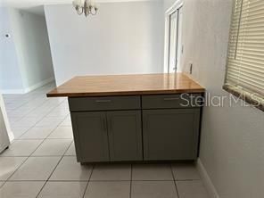 En Renta: $2,300 (4 camas, 2 baños, 1251 Pies cuadrados)