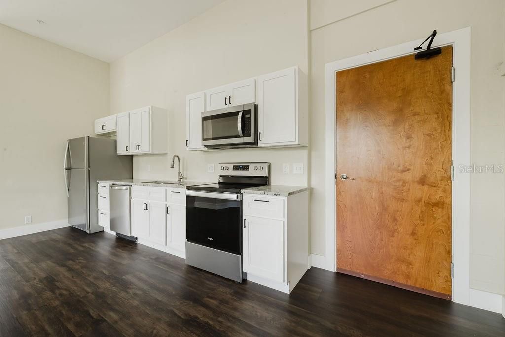 For Rent: $1,800 (0 beds, 1 baths, 500 Square Feet)