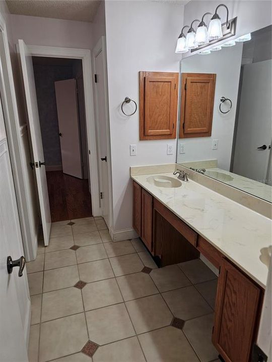 En Renta: $2,700 (4 camas, 2 baños, 1966 Pies cuadrados)