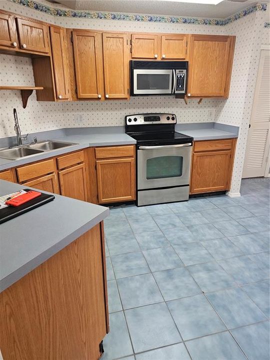 En Renta: $2,700 (4 camas, 2 baños, 1966 Pies cuadrados)