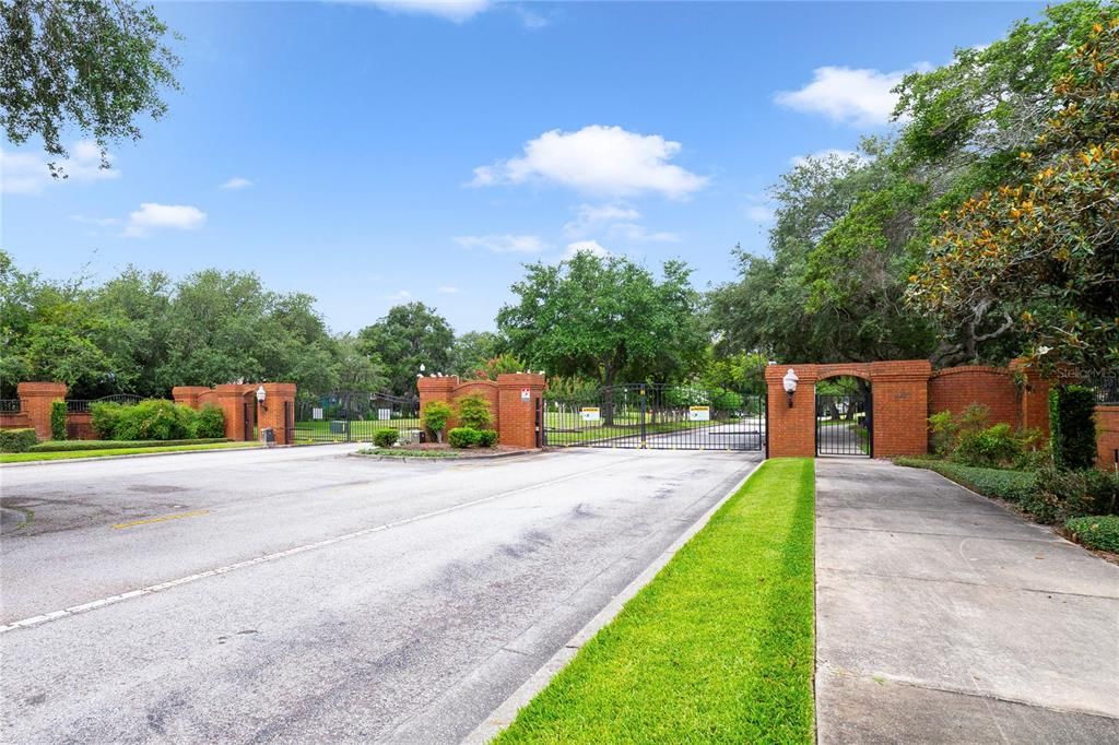 En Venta: $499,900 (0.73 acres)