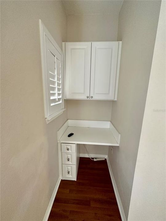 For Rent: $2,150 (1 beds, 1 baths, 881 Square Feet)