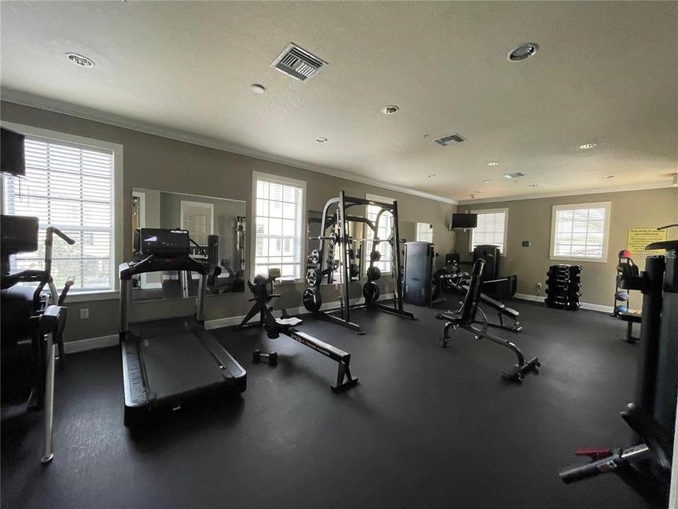 For Rent: $2,150 (1 beds, 1 baths, 881 Square Feet)