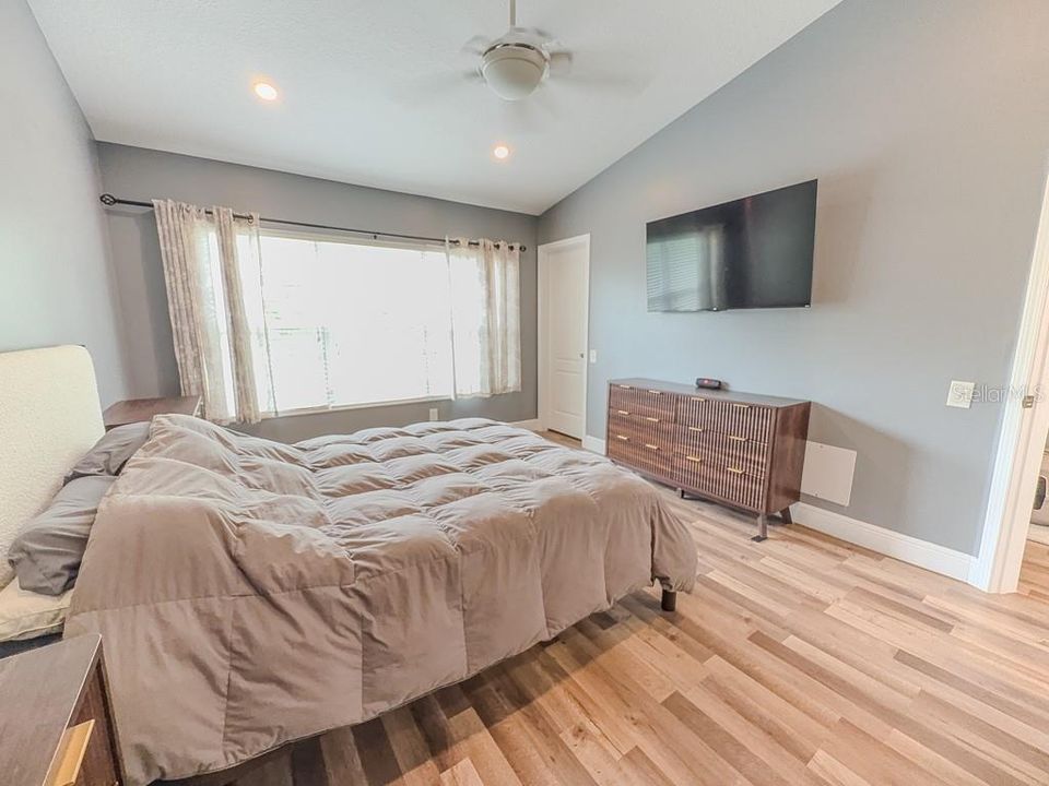 For Sale: $364,900 (3 beds, 2 baths, 1625 Square Feet)