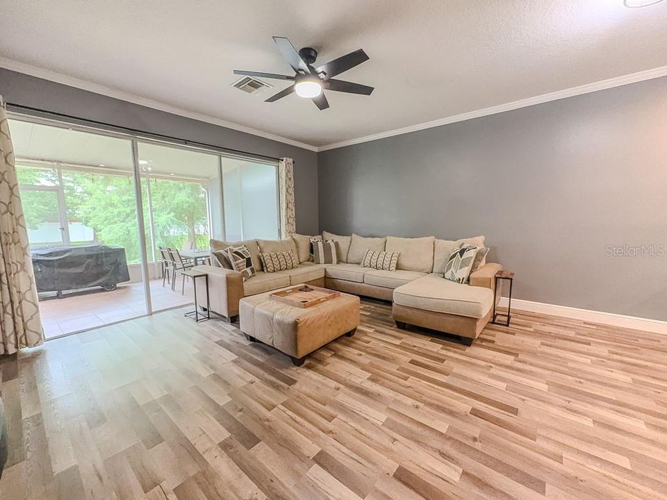 For Sale: $364,900 (3 beds, 2 baths, 1625 Square Feet)
