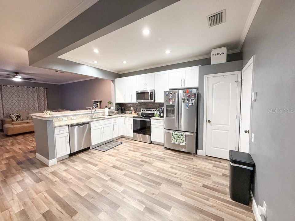 For Sale: $364,900 (3 beds, 2 baths, 1625 Square Feet)