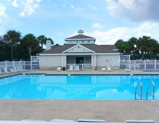 For Rent: $2,000 (3 beds, 2 baths, 1680 Square Feet)