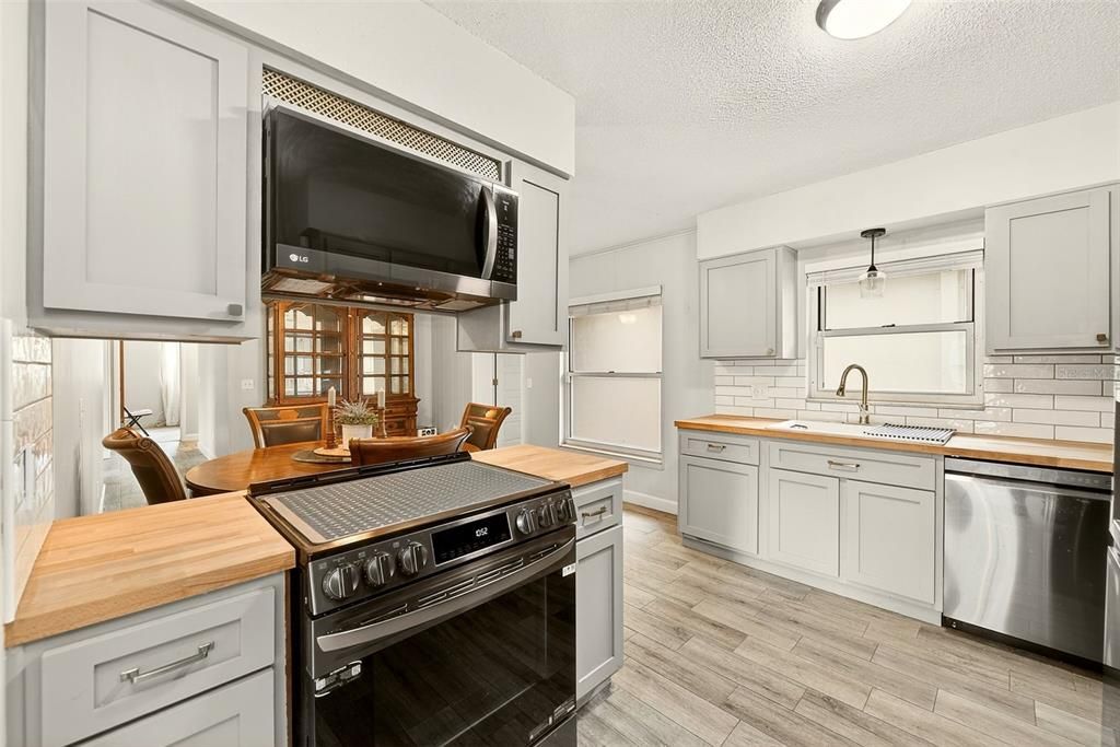 На продажу: $649,900 (6 спален, 4 ванн, 3146 Квадратных фут)