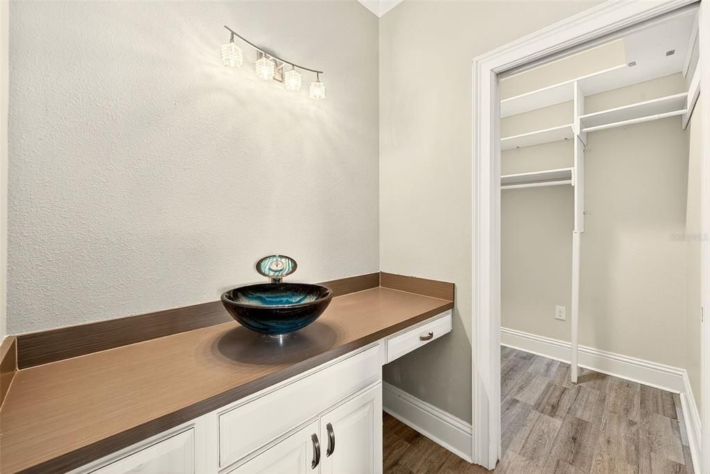 На продажу: $649,900 (6 спален, 4 ванн, 3146 Квадратных фут)