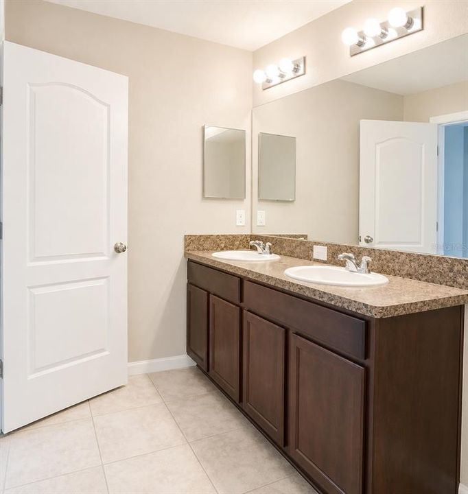 For Sale: $240,000 (2 beds, 2 baths, 1578 Square Feet)