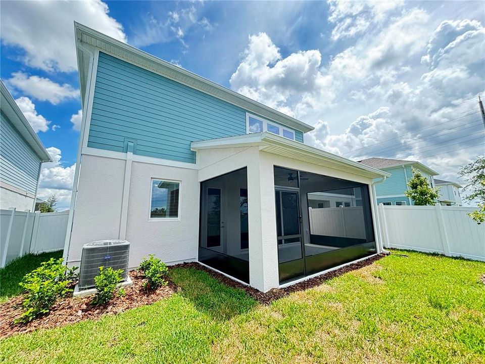 For Rent: $3,995 (5 beds, 3 baths, 2585 Square Feet)