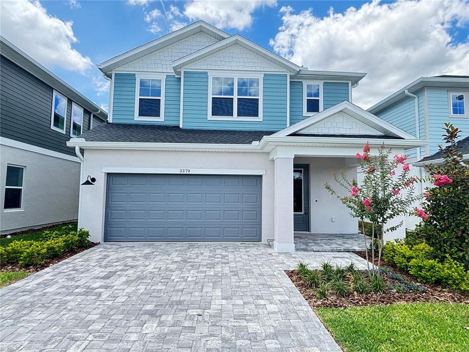 For Rent: $3,995 (5 beds, 3 baths, 2585 Square Feet)