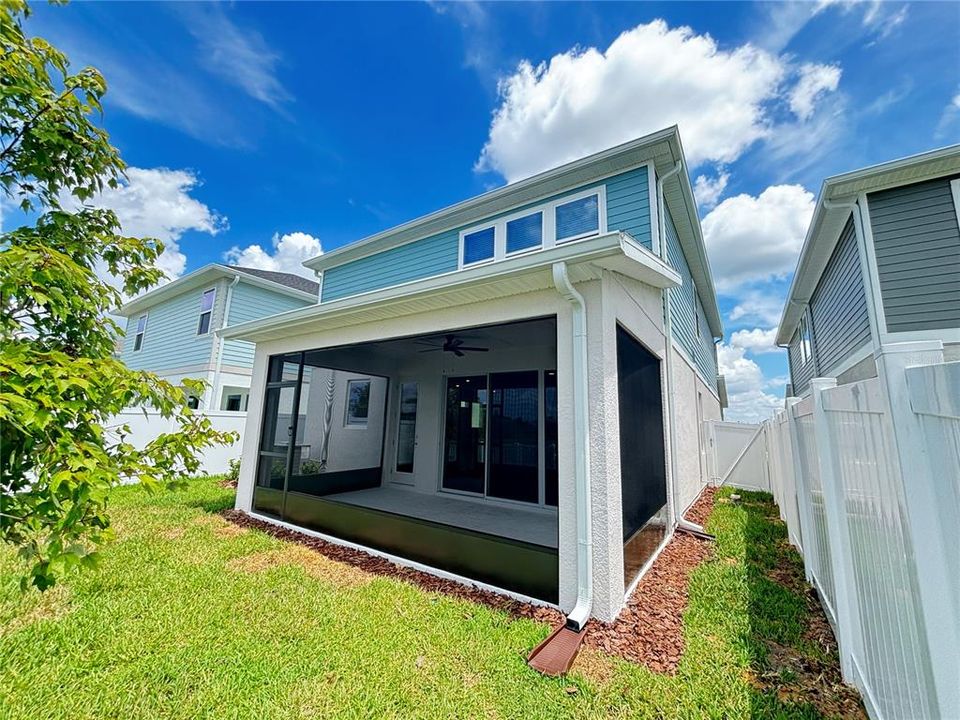 For Rent: $3,995 (5 beds, 3 baths, 2585 Square Feet)