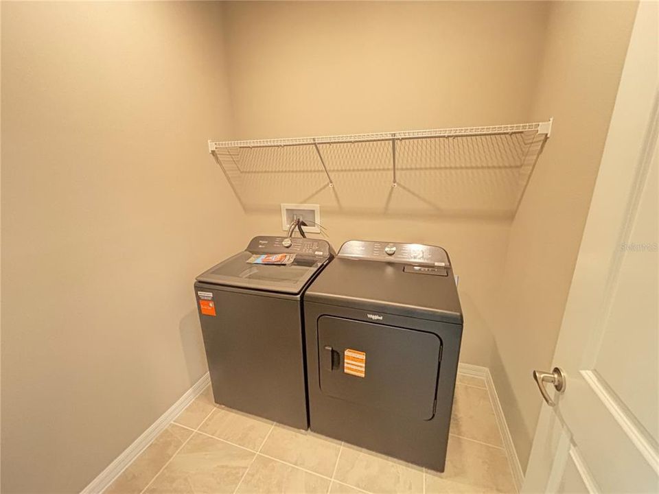 For Rent: $3,995 (5 beds, 3 baths, 2585 Square Feet)