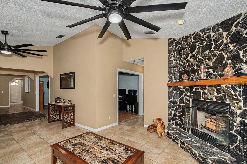 For Sale: $299,900 (3 beds, 2 baths, 1800 Square Feet)