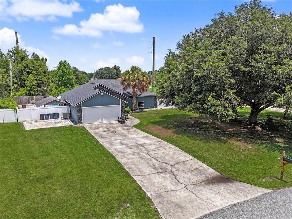 For Sale: $299,900 (3 beds, 2 baths, 1800 Square Feet)