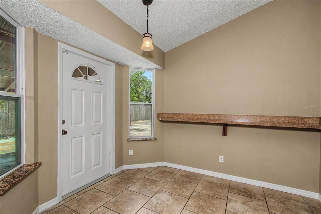 For Sale: $299,900 (3 beds, 2 baths, 1800 Square Feet)
