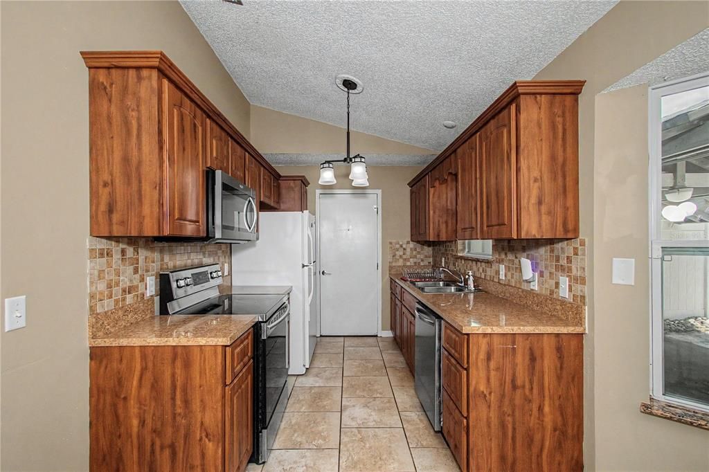 For Sale: $299,900 (3 beds, 2 baths, 1800 Square Feet)
