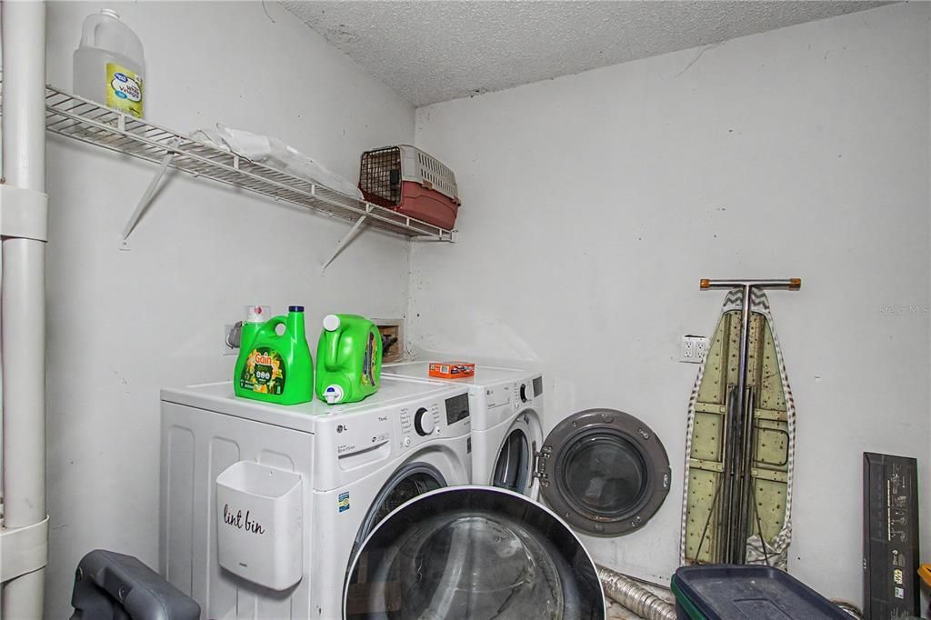 For Sale: $299,900 (3 beds, 2 baths, 1800 Square Feet)