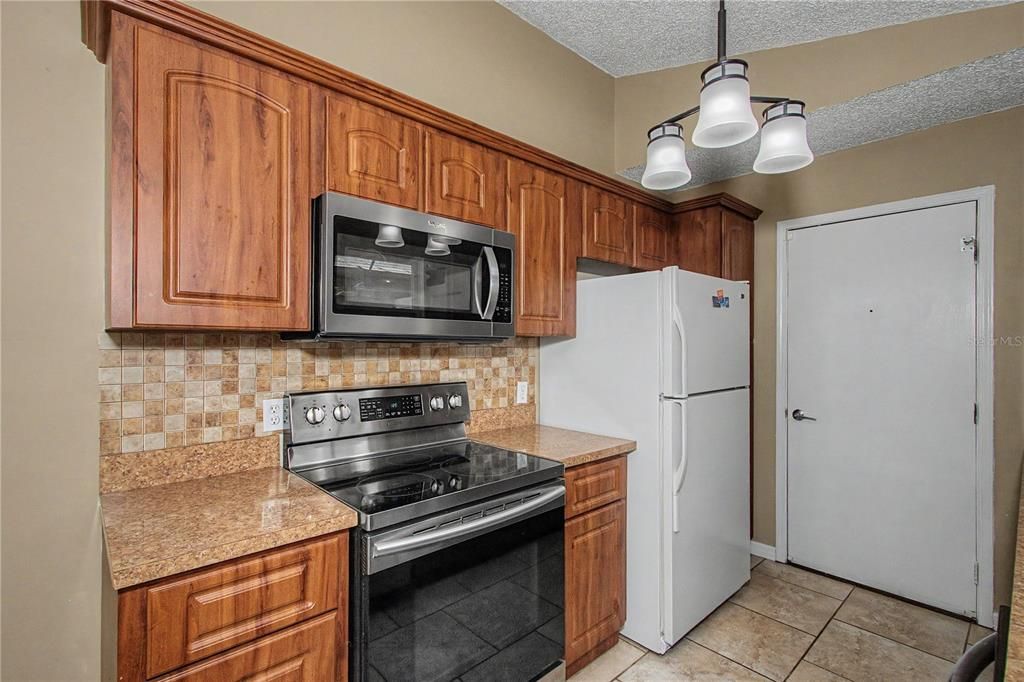 For Sale: $299,900 (3 beds, 2 baths, 1800 Square Feet)