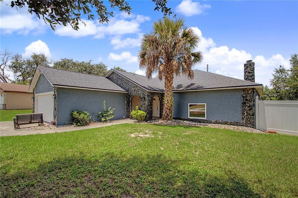For Sale: $299,900 (3 beds, 2 baths, 1800 Square Feet)