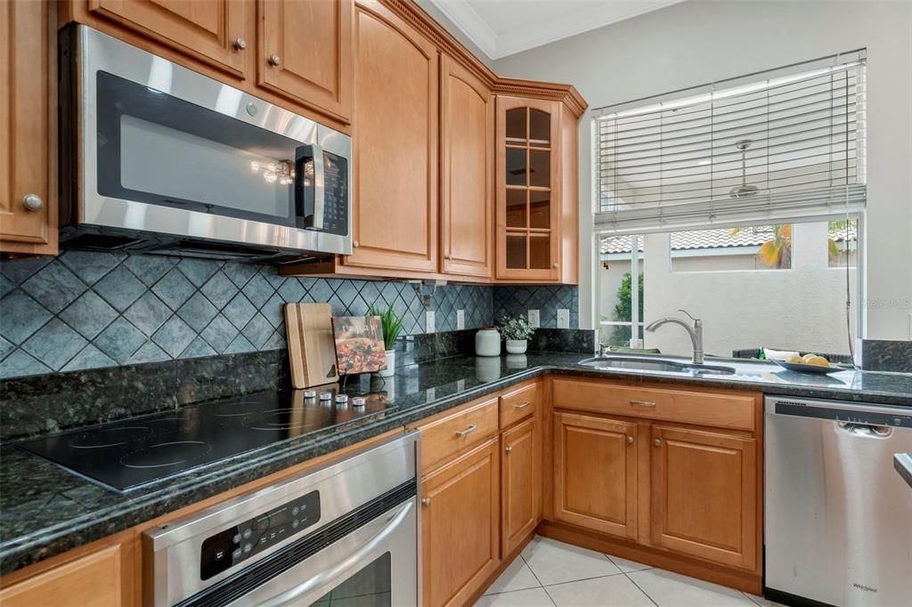 For Sale: $950,000 (4 beds, 4 baths, 3616 Square Feet)